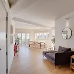 Out Marques 게스트하우스 4*