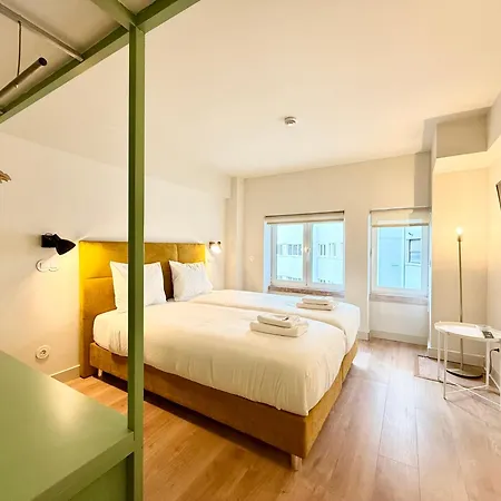 Out Marques Guest house Lisbon