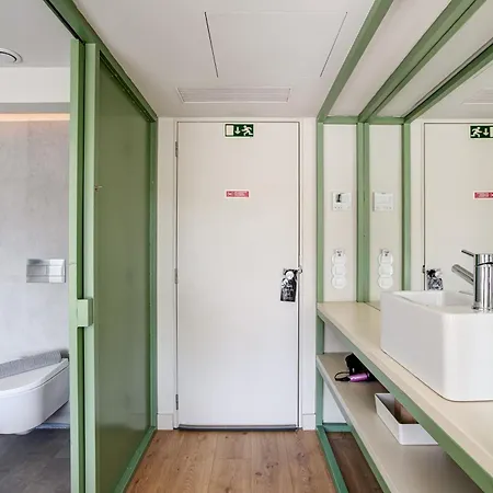 Out Marques Guest house Lisbon