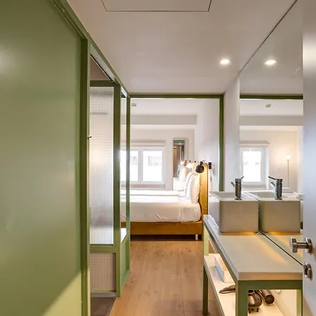 Out Marques Guest house Lisbon