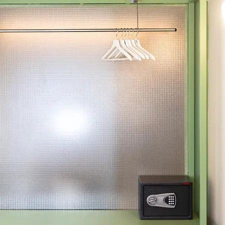 Out Marques ゲストハウス