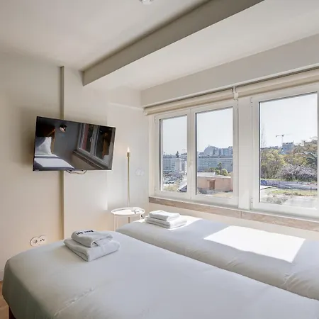 Out Marques Guest house Lisbon