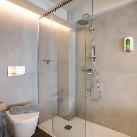 Out Marques Guest house Lisbon
