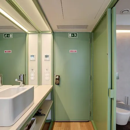 Out Marques Guest house Lisbon