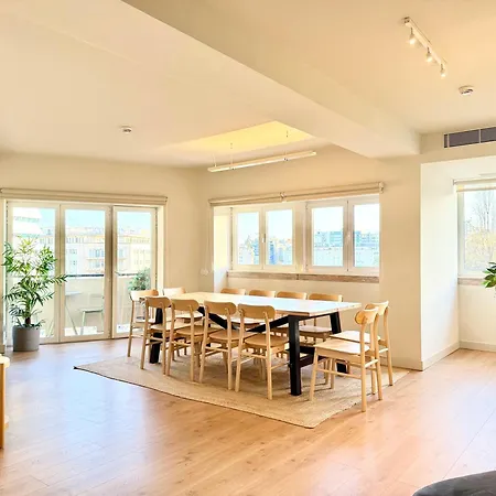 Out Marques Pensión 4*