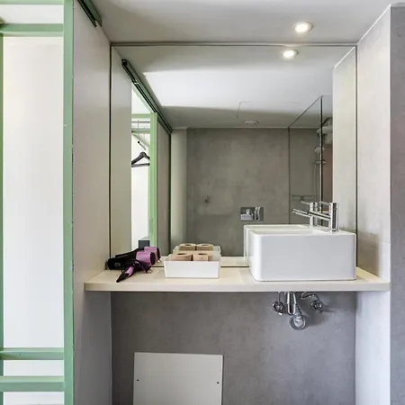 Pensión Out Marques Lisboa