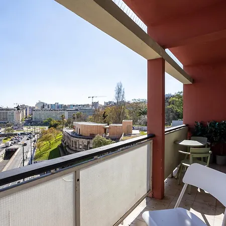 Out Marques Konukevi 4*