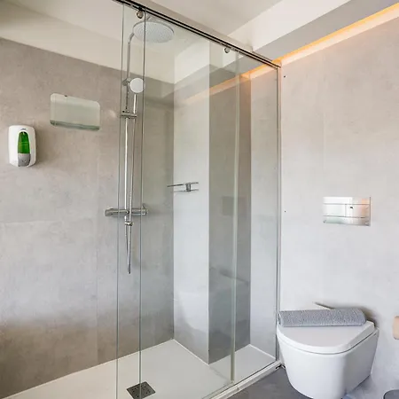 Konukevi Out Marques 4*