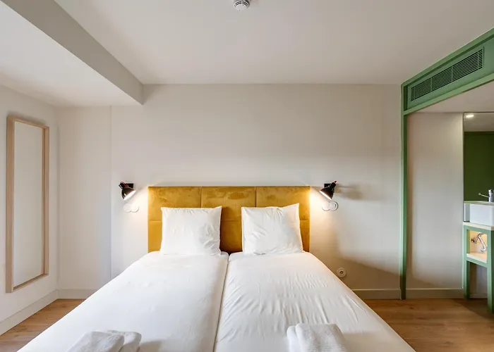 Out Marques 招待所