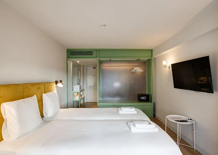 招待所 Out Marques