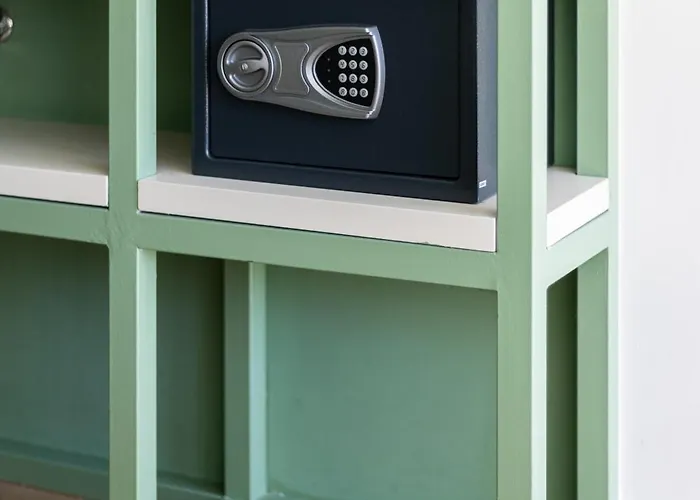 招待所 Out Marques