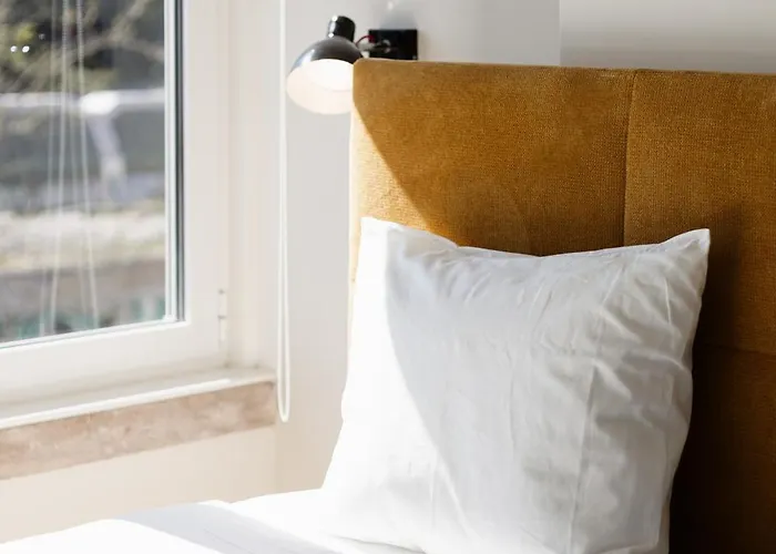 Out Marques 招待所