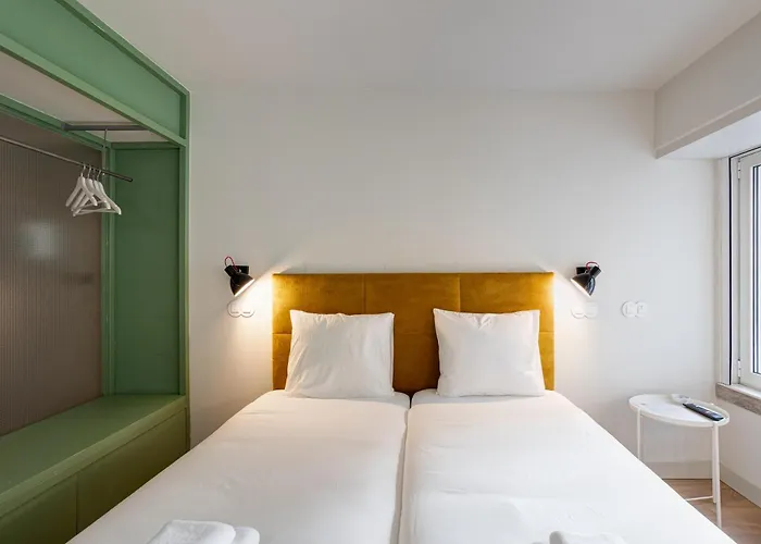 招待所 Out Marques